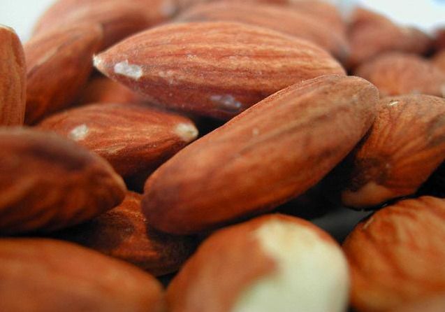 Almond ajuda a controlar a quantidade de calorias no processo de perda de peso